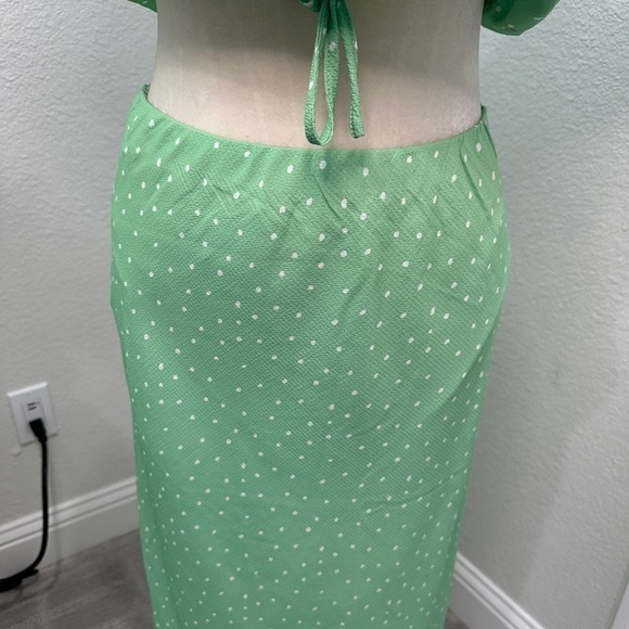 Charlie Holiday Stellar Green Polka Dot Midi Skirt Size 6 - Picture 6 of 7
